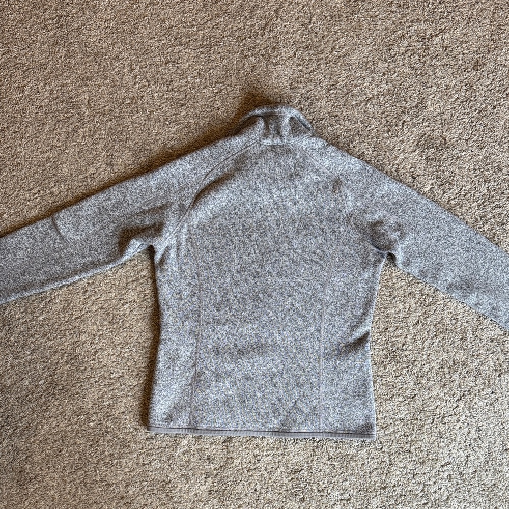 Patagonia women's quarter zip-up Sweater in Heather Gray size small - Picture 4 of 6